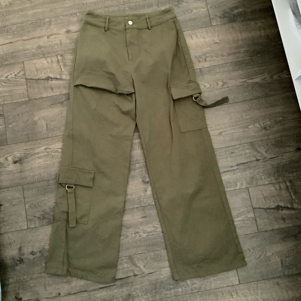 NEVER WORN Cider Small Olive Green High Waisted Cargo Pants
